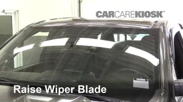 2019 Ram 1500 Big Horn 5.7L V8 Crew Cab Pickup Balais essuie-glace avant Changer les balais des essuie-glace